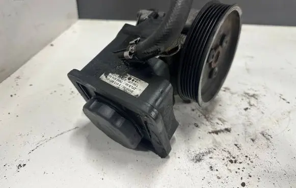 BMW X3 E83 Power steering pump 3413807 7692974541