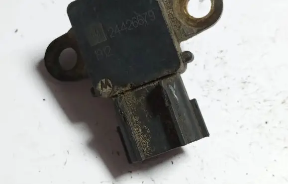 Opel Zafira A Air pressure sensor 24426679