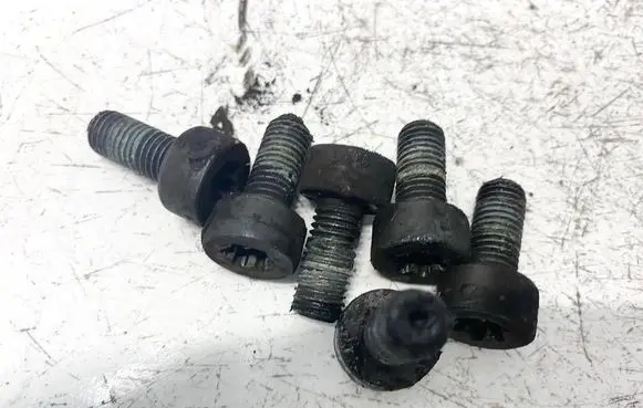 Peugeot 3008 I Nuts/bolts 