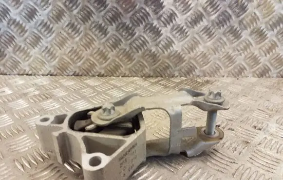 Mercedes-Benz B W246 W242 Engine mount bracket A2462400309 ZGS1111 6015