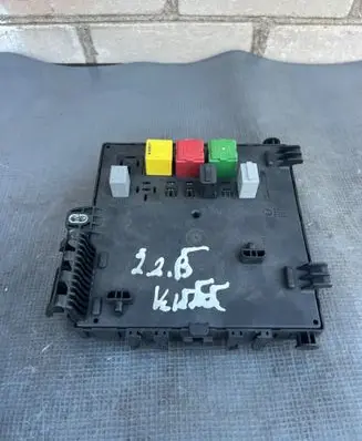 Opel Vectra C Fuse box set 13142520 00196678 519064042
