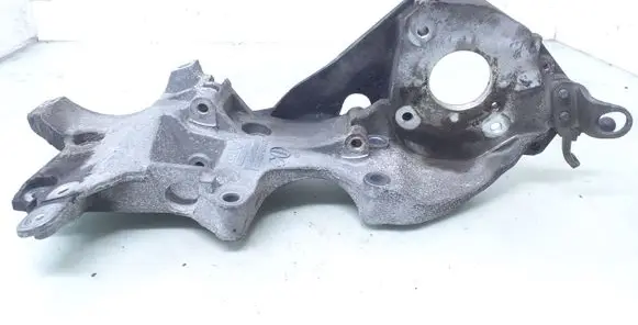 Volkswagen PASSAT B7 Generator/alternator bracket 03L903143Q