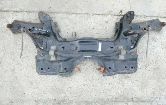 Fiat 500L Front subframe