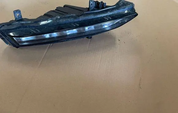 Skoda Superb B8 (3V) Front fog light 3V0941699B