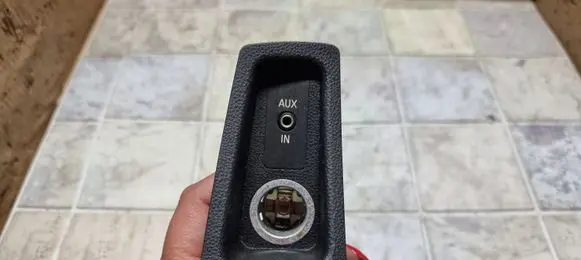 BMW 1 E81 E87 AUX in-socket connector 6131693056102