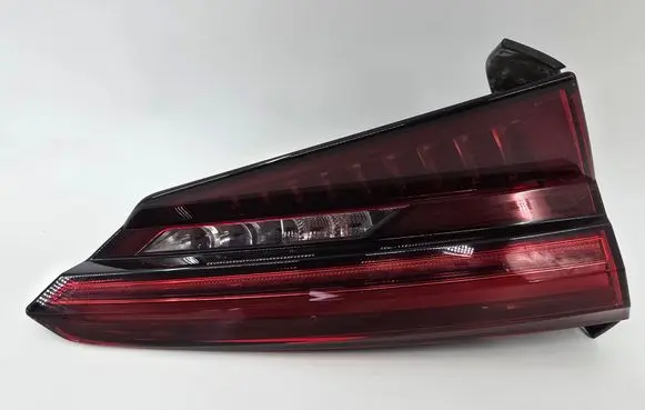 Audi A5 Tailgate rear/tail lights 8W6945093J 636000 636531