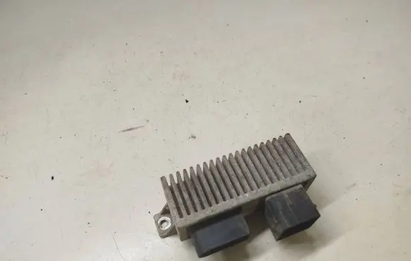 Nissan NV200 Glow plug pre-heat relay 8200558438A