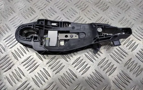 Rear door exterior handle/bracket
