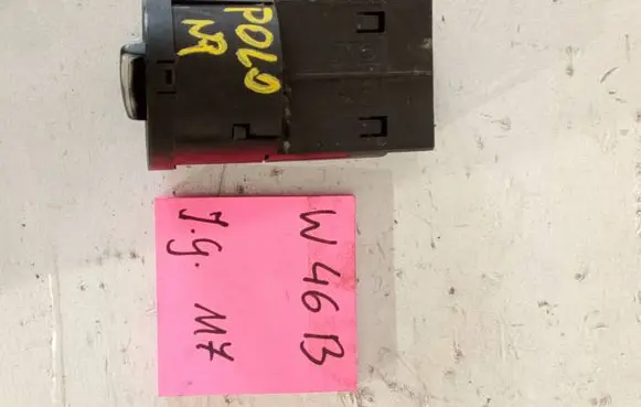 Volkswagen Polo IV 9N3 Other switches/knobs/shifts 789658