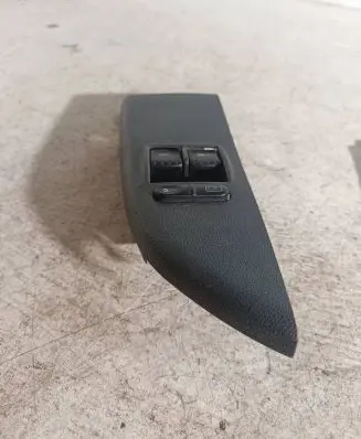 Skoda Fabia Mk1 (6Y) Electric window control switch 1J3959857A 03755120