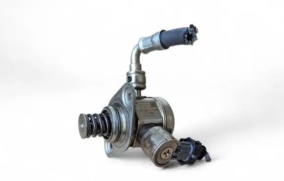 Ford Focus Fuel injection high pressure pump 0261520095 CM5G-9D376-GA