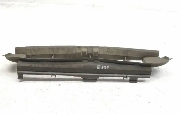 Mercedes-Benz E W210 Intercooler air guide/duct channel A2105052130
