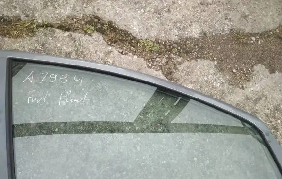 Fiat Punto (188) Front door window glass four-door