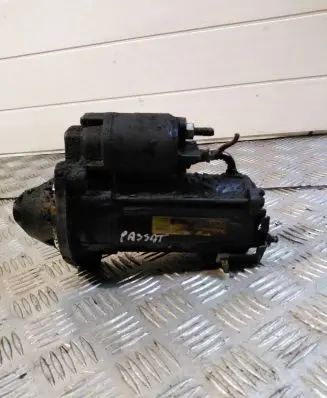 Volkswagen PASSAT B5 Starter motor 068911024E D7R33