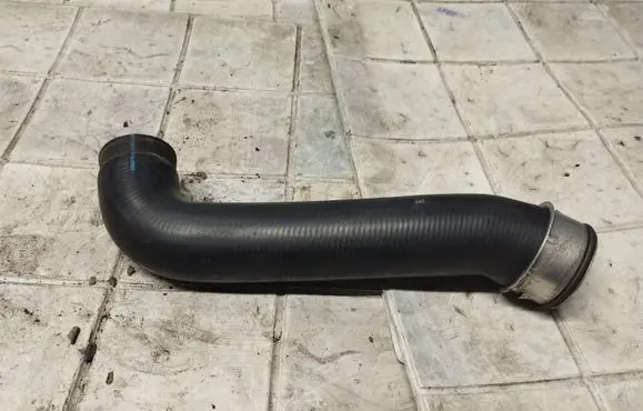 Volkswagen Golf IV Intercooler hose/pipe 1J0145828E