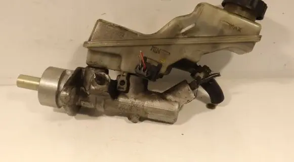 Toyota Avensis T250 Master brake cylinder 25113479
