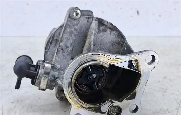 Renault Megane E-Tech Electric auxiliary coolant/water pump