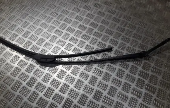 Ford Focus Front wiper blade arm xs4117527ab