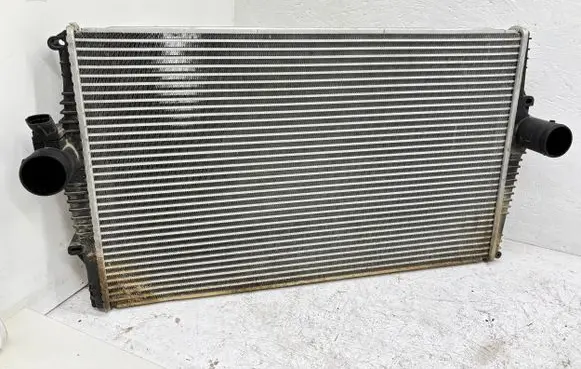 Volvo V70 Intercooler air channel guide 