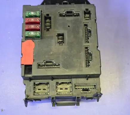 Smart ForTwo I Fuse module 0011868V006 5WK45090