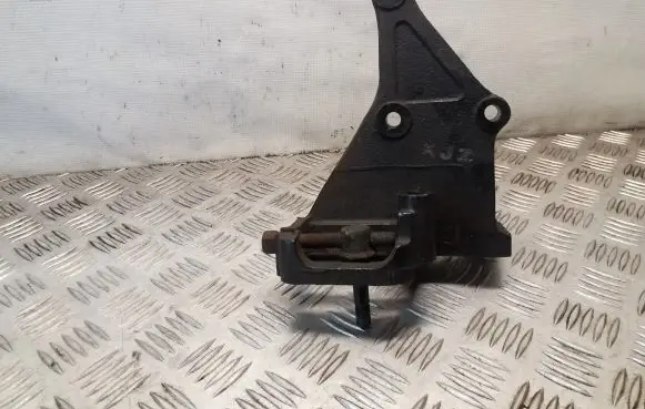Hyundai Terracan Power steering pump mounting bracket 