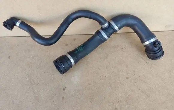 BMW 4 F36 Gran coupe Engine coolant pipe/hose 7619256 17127619256