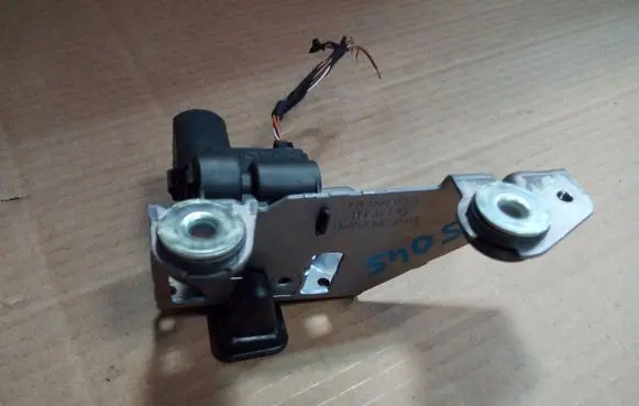 BMW 3 F30 F35 F31 Tailgate window lock/catch/latch 7250299