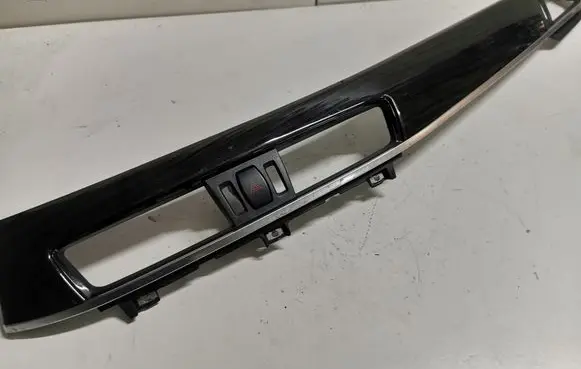 BMW X1 F48 F49 Dashboard glove box trim 9332456