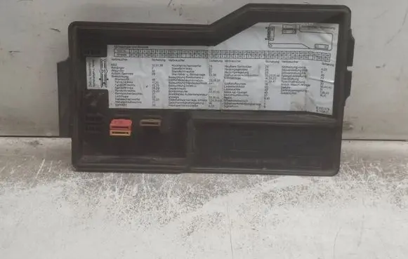 BMW 3 E36 Fuse box cover 1387613 61131387613