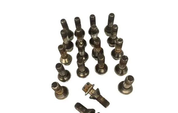 Volvo V70 Nuts/bolts 