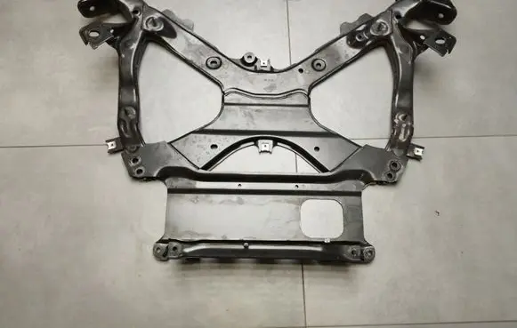 Engine mount bracket