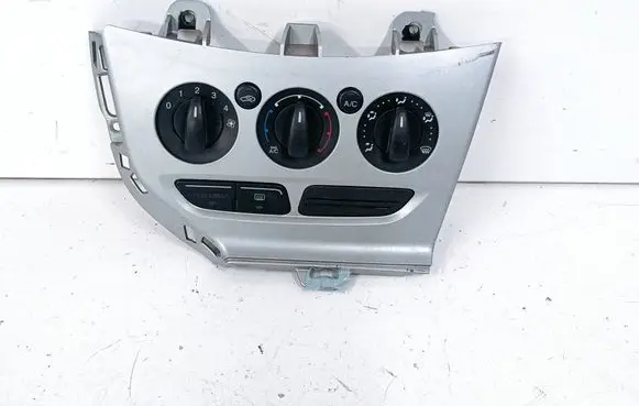 Ford Focus Climate control unit CM5T13020821 CM5T19980