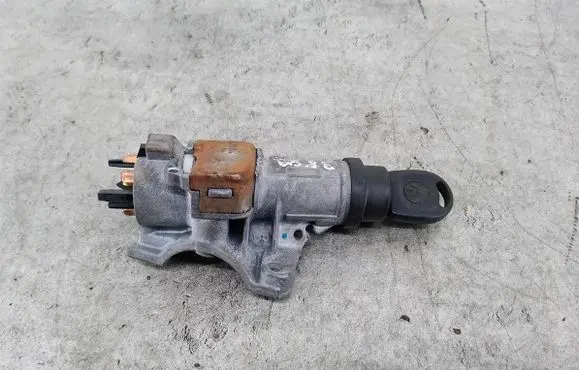 Volkswagen Fox Ignition lock 4B0905851N