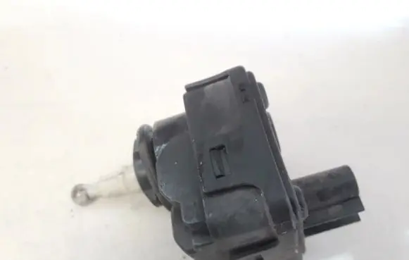 Volvo S40, V40 Headlight level adjustment motor 00728232
