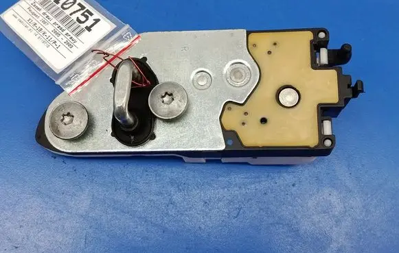 Peugeot 1007 Front door lock 9660027880
