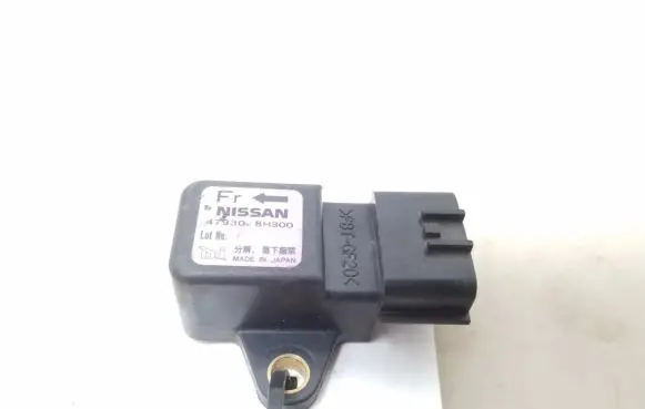 Nissan X-Trail T30 Airbag deployment crash/impact sensor 479308H300