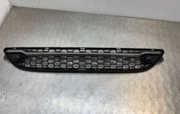 Volvo V60 Front bumper lower grill 30795022