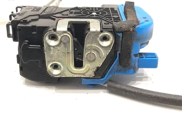 Hyundai Veloster Front door lock