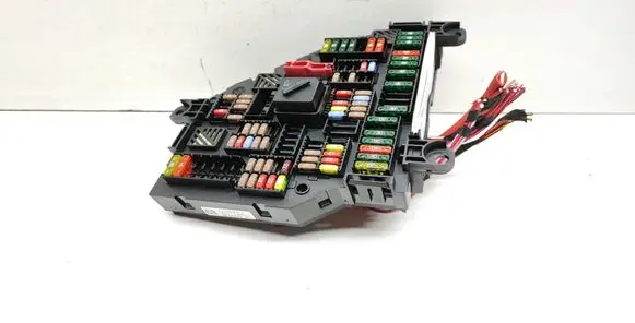 BMW 5 F10 F11 Fuse module 9234423