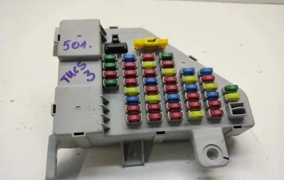 Hyundai Tucson JM Fuse module 911102E501