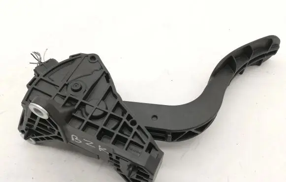 Toyota C-HR I Accelerator throttle pedal 78110F4020