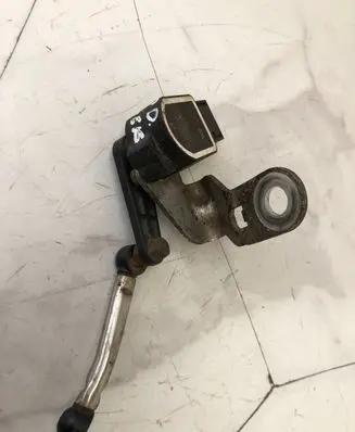 BMW 3 E90 E91 Air suspension front height level sensor 6785205 1559