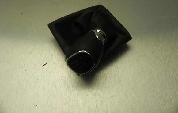 Skoda Superb B8 (3V) Gear shifter/selector I7178