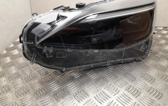 Toyota Yaris Cross Headlight/headlamp KOITO0D313