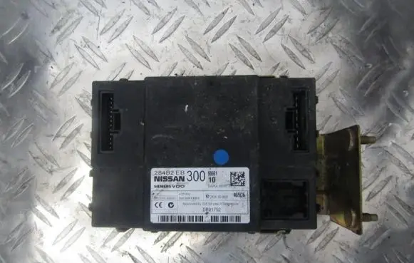 Nissan Pathfinder R51 Comfort/convenience module 284b2eb300 5wk48935