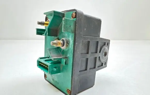 Peugeot 406 Glow plug pre-heat relay