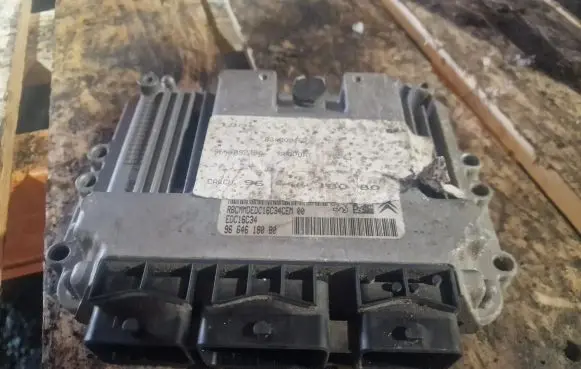 Citroen C4 I Engine control unit/module 9664618080