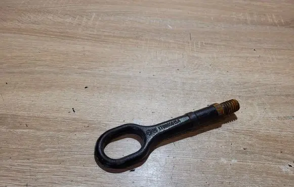 Skoda Octavia Mk2 (1Z) Towing hook eye 1T0805615