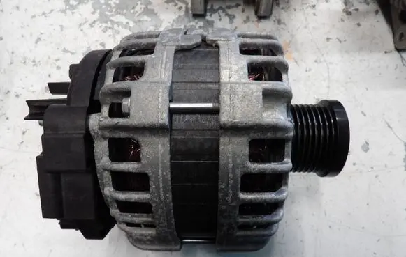 Renault Megane IV Generator/alternator 231001993R F000BL0812 20210609