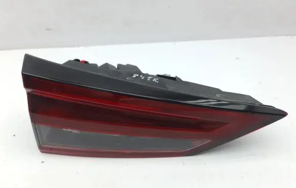 Nissan Qashqai J12 Tailgate rear/tail lights